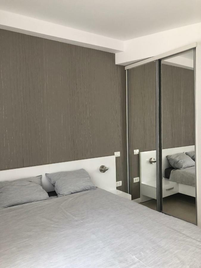 Le Reve Apartment Mamaia Extérieur photo